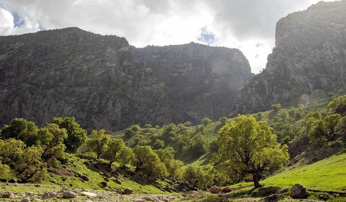 کشف معدن گمشده سنگ‌های کاخ داریوش در آبدانان ایلام