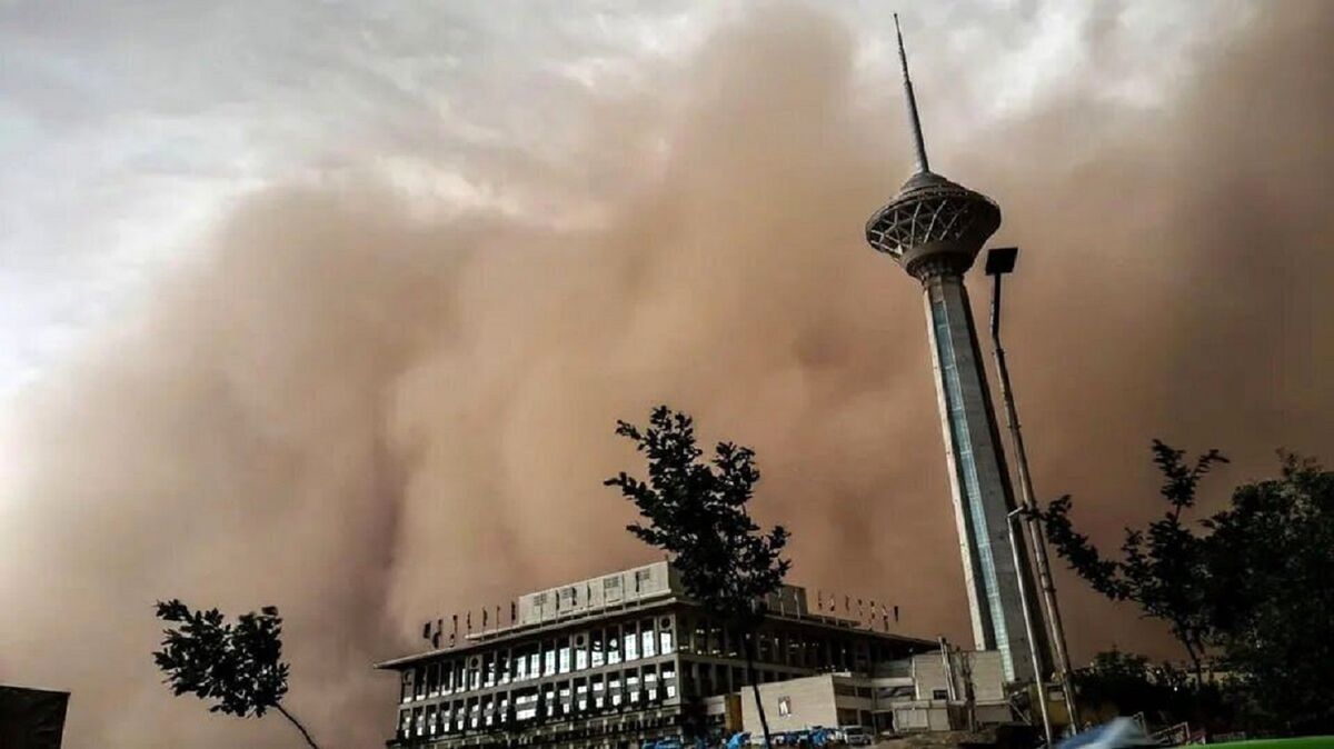 رعد و برق در تهران؛ پیش بینی گرد و خاک شدید برای پایتخت در روزهای آینده