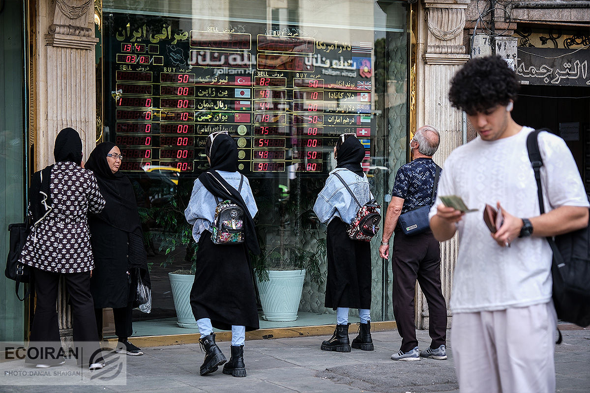 ۲ نیمه متفاوت دلار و بورس؛ بازار ارز در کمین اخبار سرنوشت‌ساز