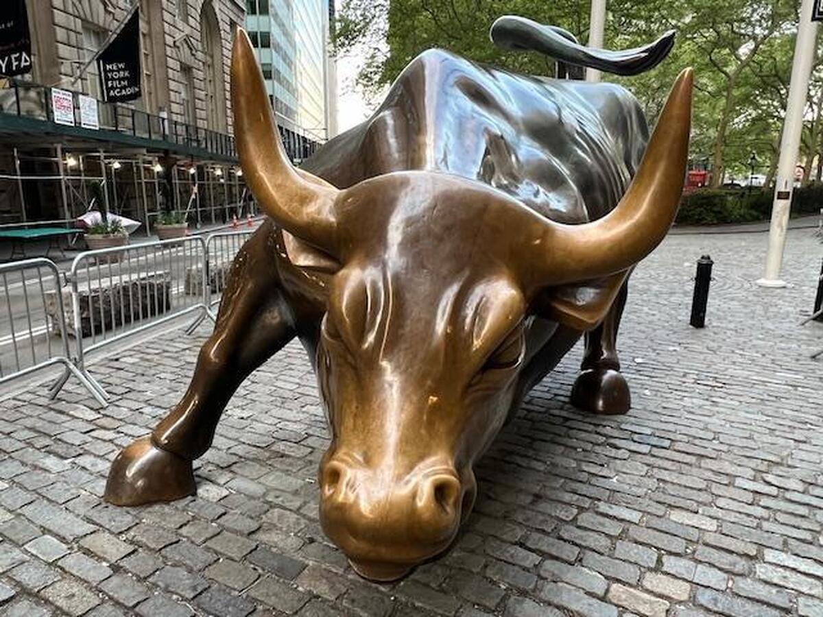 والاستریت سبزپوش شد؛ نفت برنت در اوج ششماهه باقی ماند