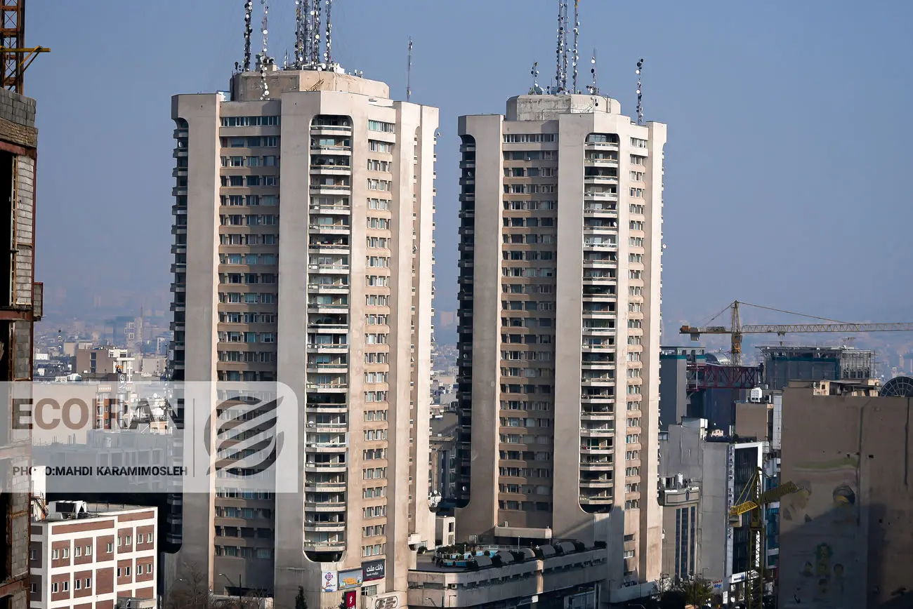 بازگشت قیمت دلاری مسکن به بالای ۱۳۰۰ دلار؛ آیا بازار وارد فاز جدید شده است؟