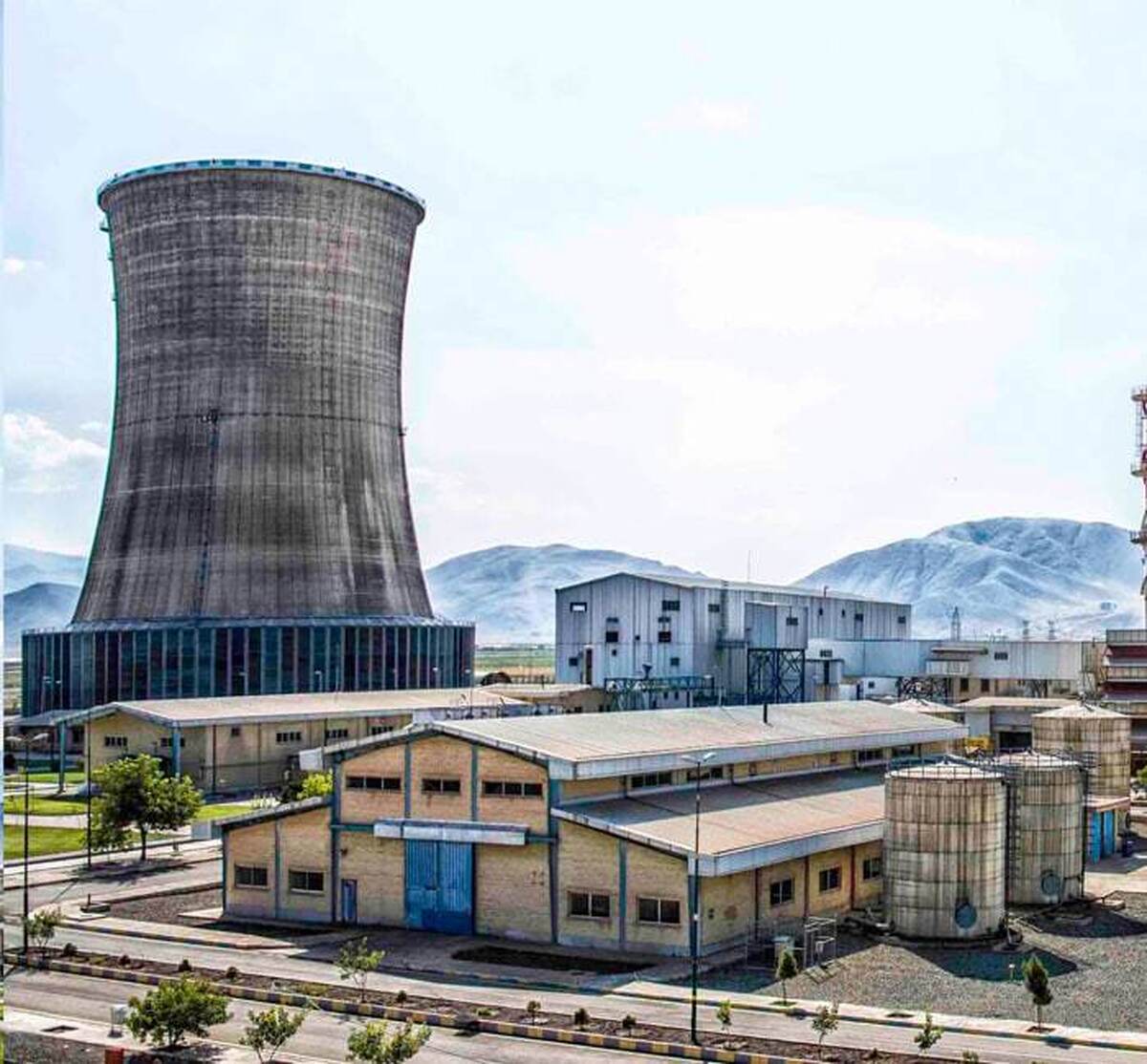معاون سرمایهگذاری شرکت سرمایهگذاری نیرو: اتکای ۸۰ درصدی به نیروگاههای حرارتی، آینده صنعت برق را با چالش مواجه میکند