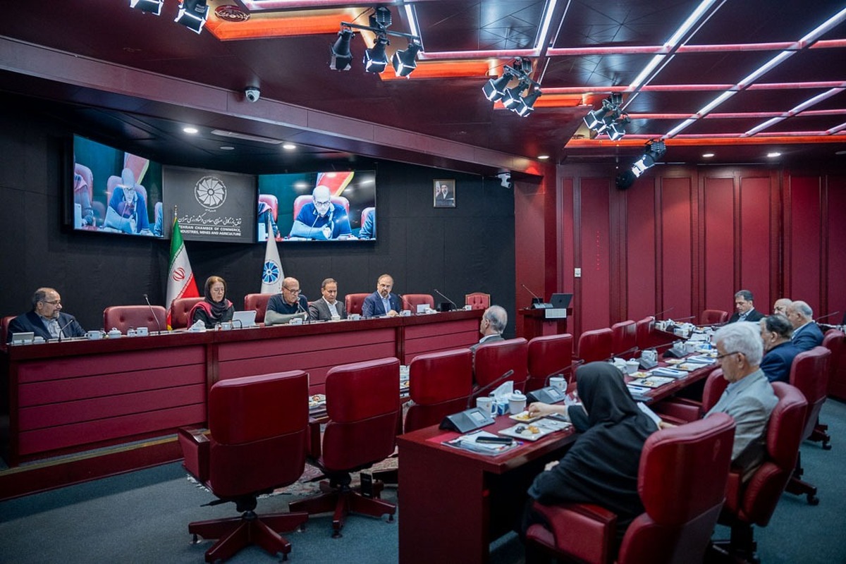هشدار اتاق تهران به سیاستگذاران؛ بلاتکلیفی اقتصادی سمی است