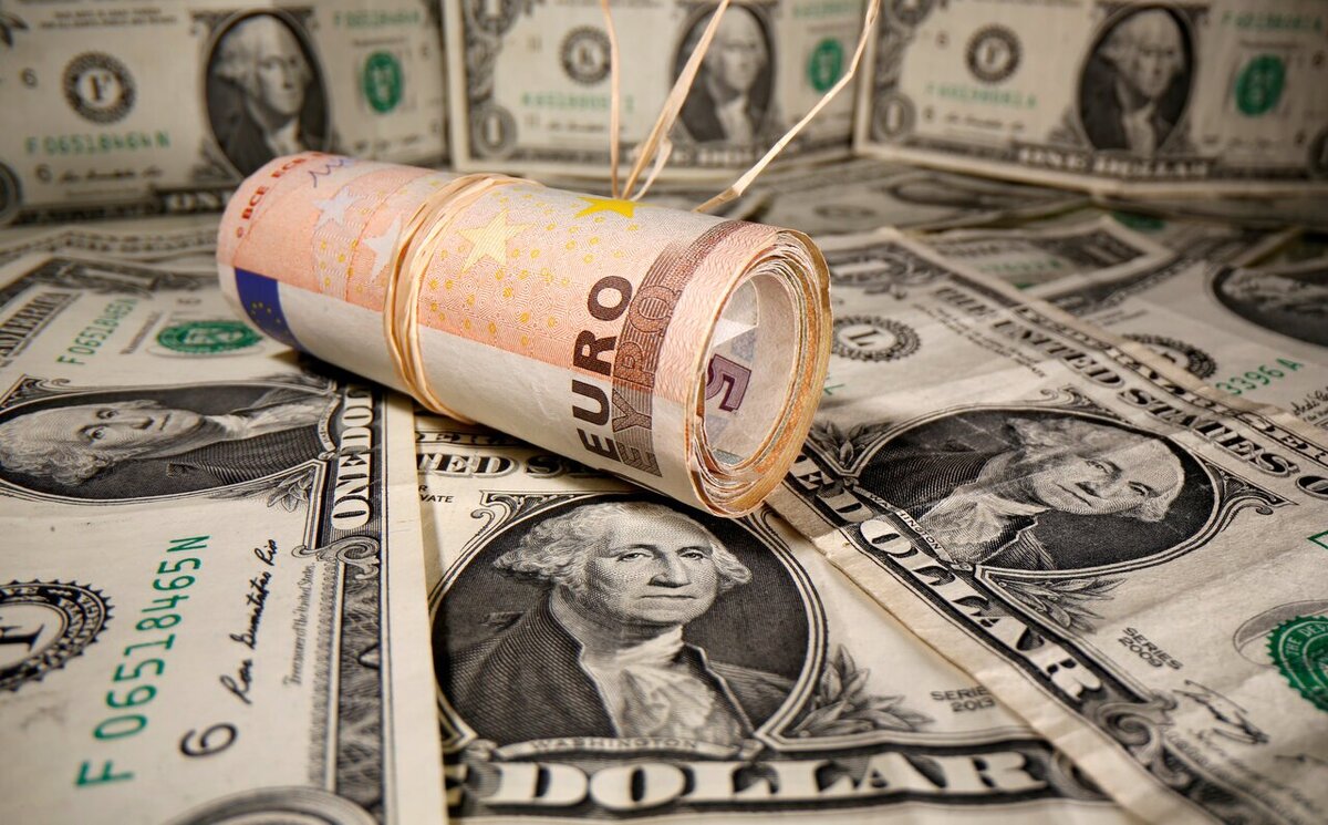 ابهام در سرنوشت میلیاردها دلار ارز صادراتی / چرا دلارها به مسیر رسمی برنمیگردند؟