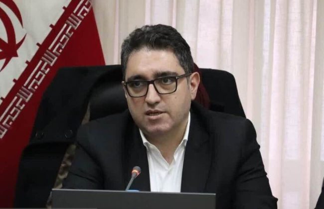 اختلاف نرخ دلار، تجارت را قفل کرده است | دلار ۱۳۰ هزار تومانی را نمی‌شود با نرخ ۸۰ هزار تومان فروخت