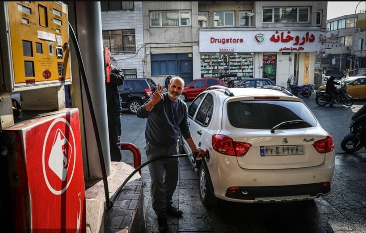 بنزین ۱۰ هزار تومانی در راه است؟ / افشاگری نماینده مجلس از طرح جدید دولت بنزین ۱۰ هزار تومانی در راه است؟ / افشاگری نماینده مجلس از طرح جدید دولت