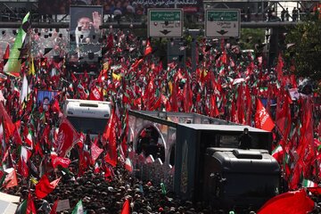 حضور وزیر آموزشوپرورش در مراسم تشییع رهبر شهید انقلاب/عکس