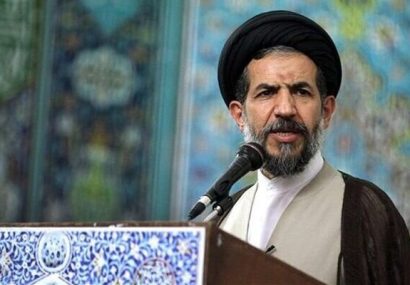 انقلاب اسلامی با رهبری یک فقیه حکیم و تاریخساز شکل گرفت انقلاب اسلامی با رهبری یک فقیه حکیم و تاریخساز شکل گرفت