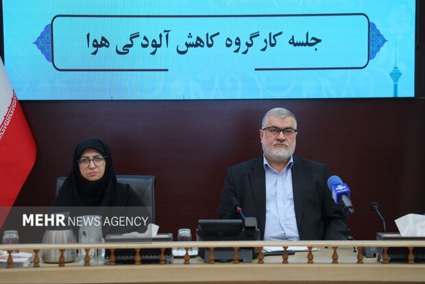 حل معضل آلودگی هوای تهران نیازمند تصمیمگیری در سطح ملی است حل معضل آلودگی هوای تهران نیازمند تصمیمگیری و اقدام در سطح ملی است
