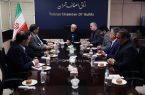 عارف: دولت آماده واگذاری اختیارات بازار به اصناف است عارف: دولت آماده واگذاری اختیارات بازار به اصناف است