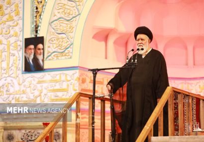 علمالهدی: دو گفتمان انحرافی «تسلیم» و «یاس» مقاومت را تضعیف میکند علمالهدی: دو گفتمان انحرافی «تسلیم» و «یاس» مقاومت را تضعیف میکند