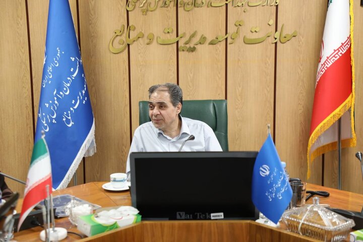 موهبتی: اصلاح نظام سلامت باید از بیمهها آغاز شود