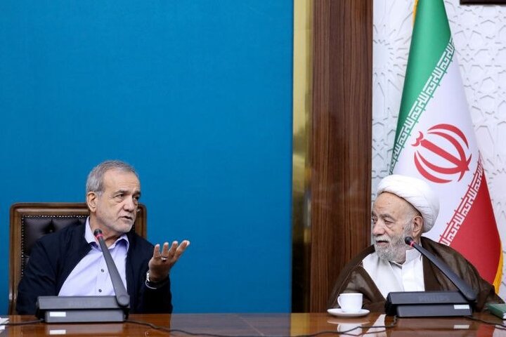 پزشکیان: مسجد یکی از ظرفیتهای مؤثر در ارتقای سطح سواد عمومی است