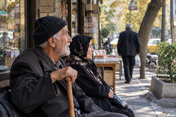ایران در آستانه سالمندی شتابان؛ ۳۱ درصد جمعیت تا ۱۴۳۰ سالمند میشوند