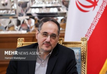 نگاهداری: منفعتجویان از جیب مردم و آبروی فداکاران انقلاب خرج میکنند نگاهداری: منفعتجویان از جیب مردم و آبروی فداکاران انقلاب خرج میکنند