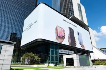 واکنش کنایهآمیز سامسونگ به معرفی آیفون تاشو / عکس