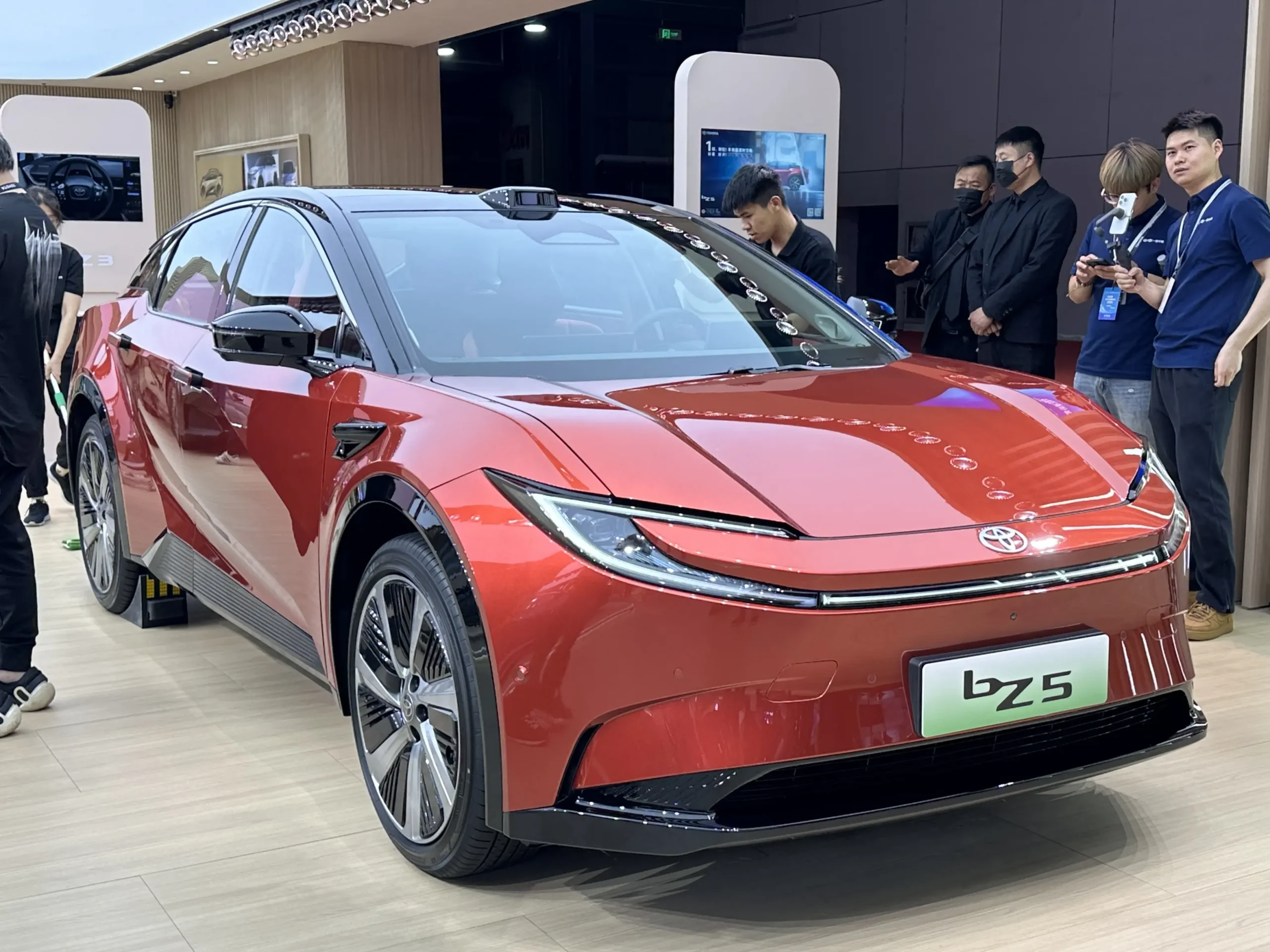 نگران شارژ این 10 خودرو برقی نباشید Toyota_bZ5_001