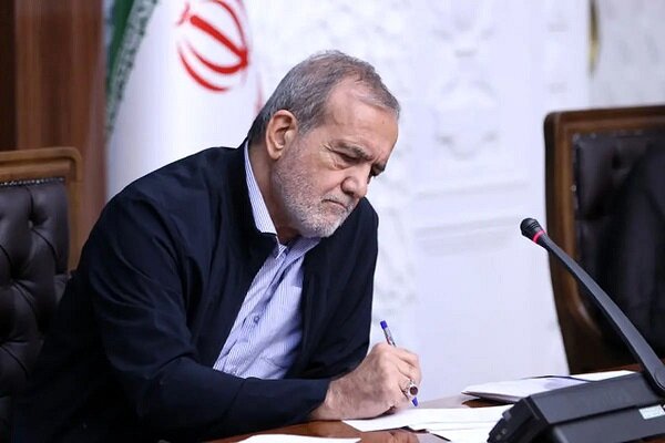 پزشکیان: زنان ایران توان ایستادن بر قلههای جهان را دارند